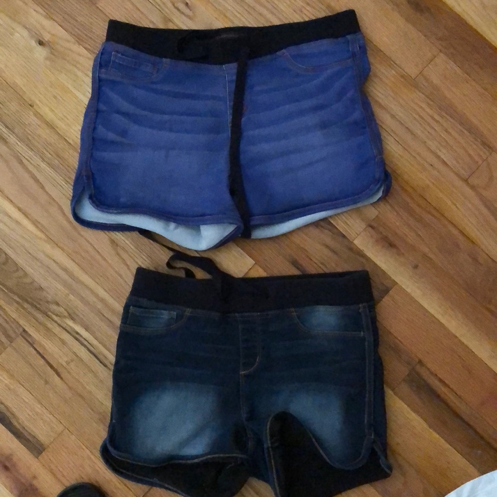 Lot of Walmart shorts ! Very comfortable 😍